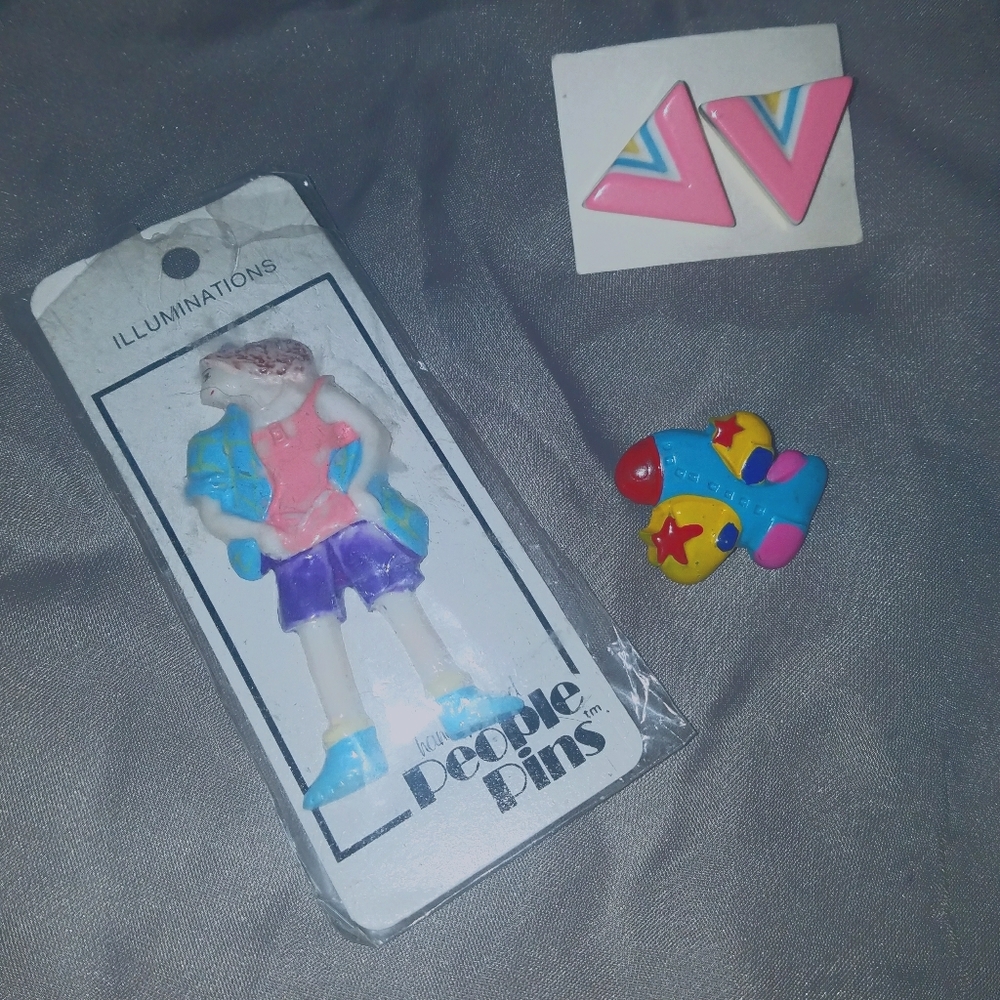 🌷3/$20🌷Vintage/Retro Pins and Earrings